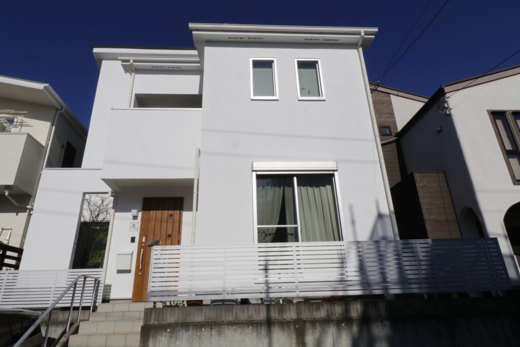 外壁　漆喰塗装工事